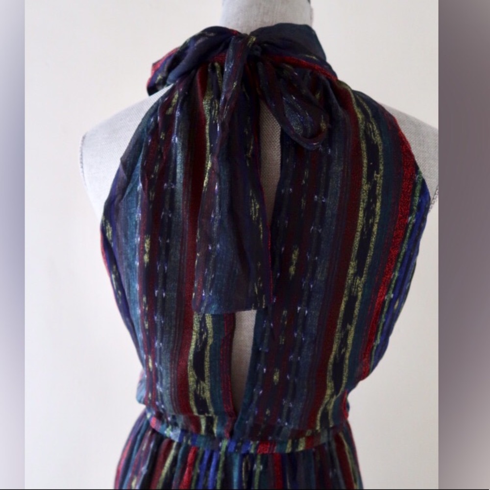 GWEN- Gorgeous Keyhole Halter Maxi Dress - Picture 4 of 6